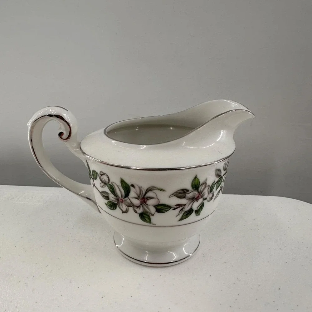 Vtg Sone China Japan Floral‎ Creamer Pitcher Silver Trim Pamela platinum Dogwood